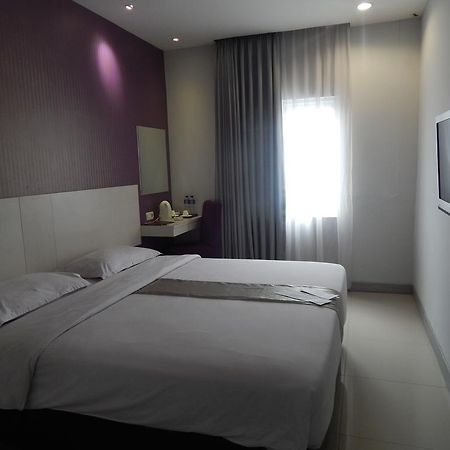 Vio Surapati Bandung Hotel Exterior photo