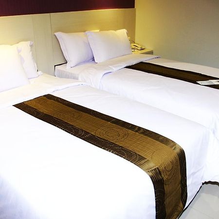 Vio Surapati Bandung Hotel Exterior photo