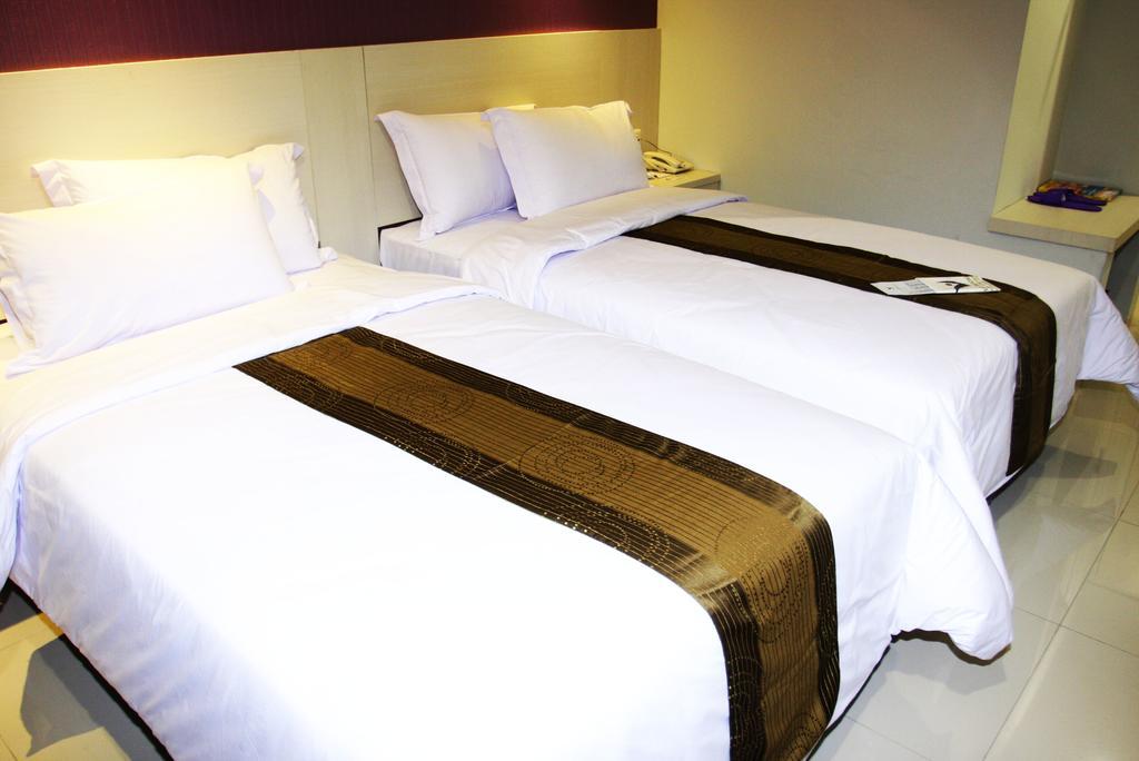 Vio Surapati Bandung Hotel Exterior photo